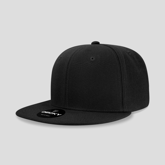 Gorra snapback de 6 paneles de perfil alto Decky 6020 en colores sólidos